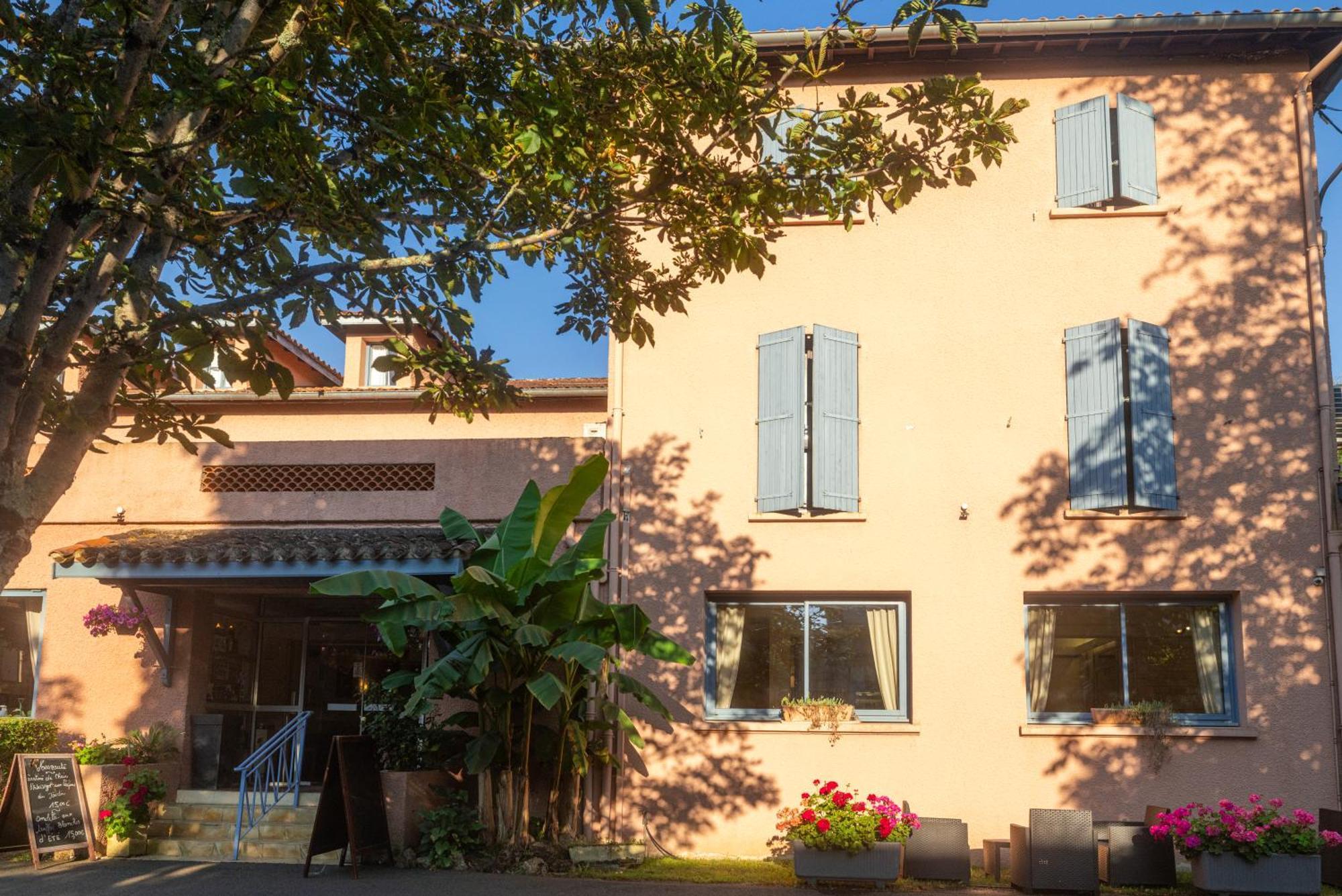 Hotel Restaurant Des Thermes Castéra-Verduzan Exterior foto